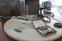 Museo de Odontología, con equipos del siglo pasado