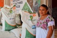 Productores agr&iacute;colas del Sur reciben fertilizantes&nbsp;