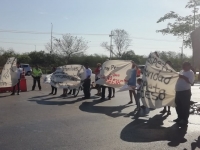 Bloquean Perif&eacute;rico Sur por cierre de retorno