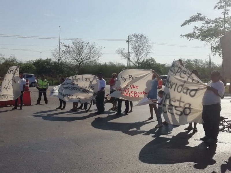 Bloquean Periférico Sur por cierre de retorno