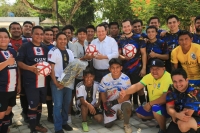 "Huacho" D&iacute;az inaugura torneo de f&uacute;tbol en Susul&aacute;