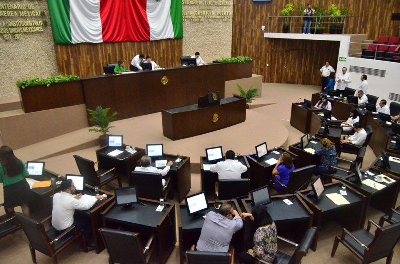 Sabucanes "prenden" debate en el Congreso local