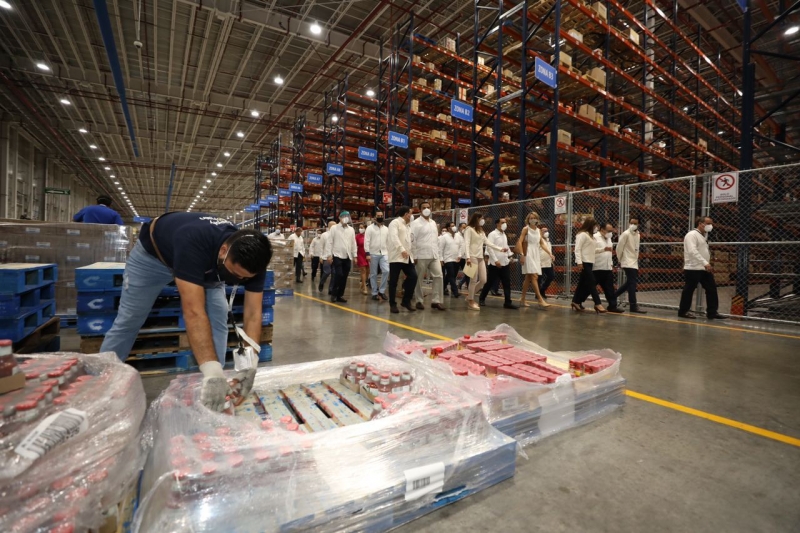 Inaugura Vila Dosal primer Cedis en el sureste de Walmart