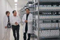 Gobernador supervisa farmacia del Hospital O'Horán