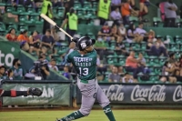 Leones vence a Piratas con lluvia de le&ntilde;azos en el Kukulc&aacute;n