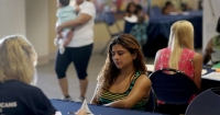 Mexicanos con 'green card' son el grupo menos probable en convertirse en ciudadanos de EU