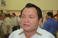 Becas solo a estudiantes de escuelas p&uacute;blicas