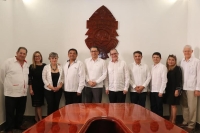 UADY y Santander Universidades contin&uacute;an Programa de Becas