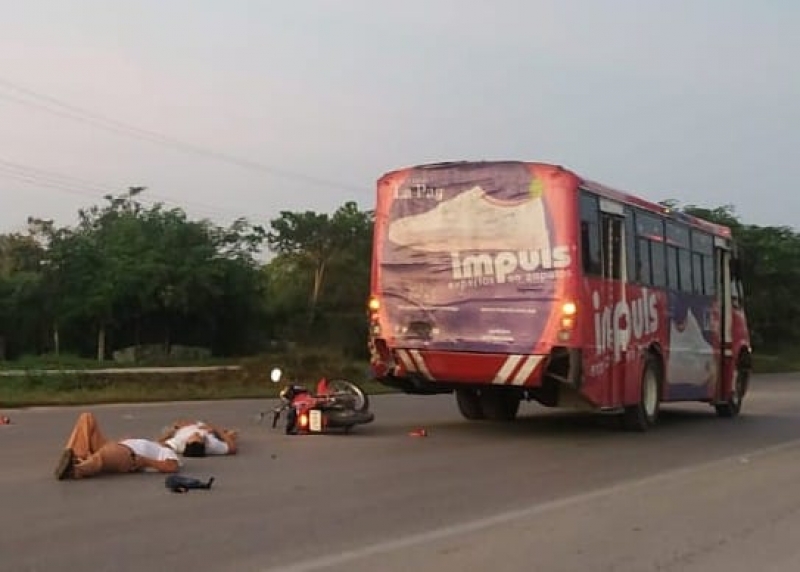 Dos motociclistas resultan lesionados en siniestro vial