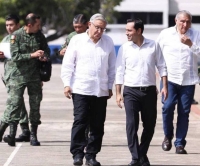 Vila recibe por d&eacute;cima ocasi&oacute;n a AMLO en Yucat&aacute;n