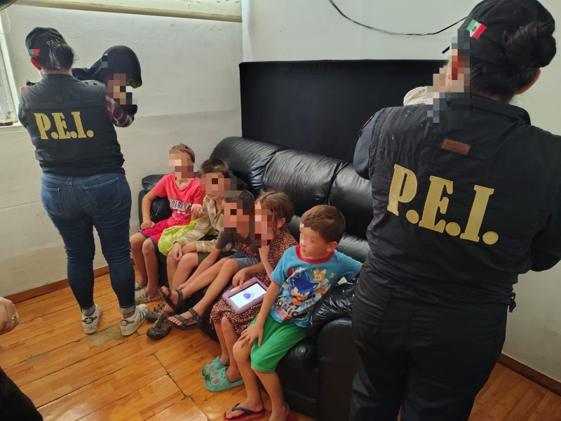 Rescatan a siete menores extranjeros