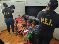 Rescatan a siete menores extranjeros