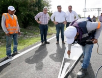 Alcalde supervisa los trabajos de modernizaci&oacute;n del camino rural que conecta Caucel y Cheum&aacute;n