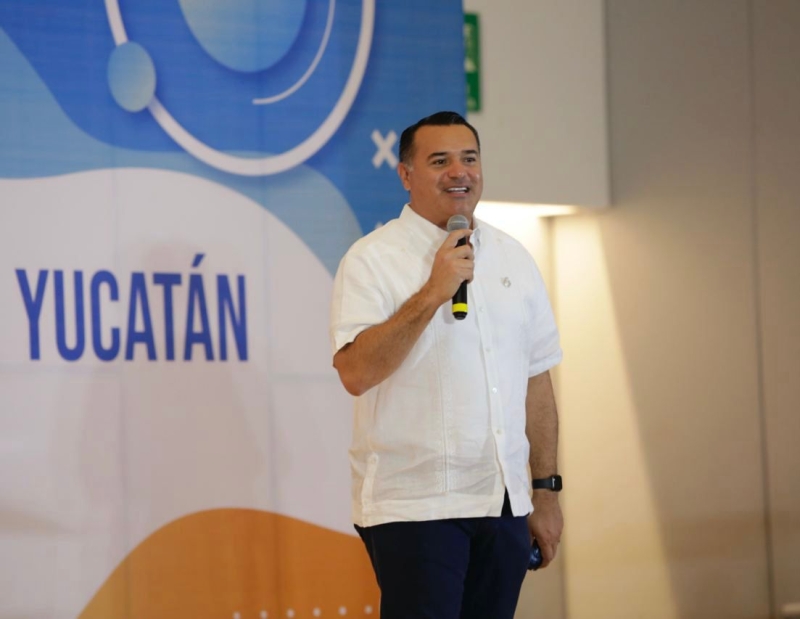 Participa Renán Barrera en encuentro de la Ampyac
