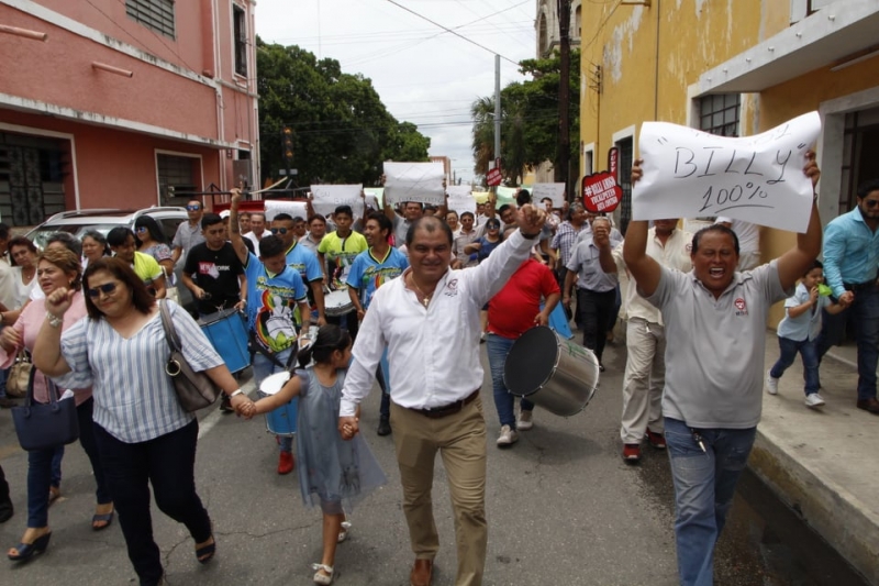 Tortas y refrescos en arranque de campaña de “Billy” en el FUTV