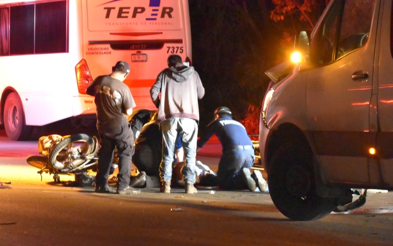 Motociclista resulta lesionado en choque