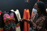 Exhiben prendas inspiradas en colores del arte mexicano, en el MAPY