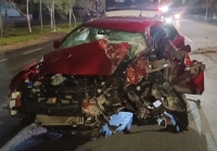 Conductor queda prensado en siniestro vial