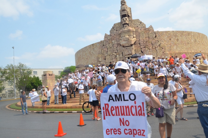 Marcha Fifí toma Paseo de Montejo