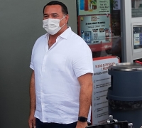 Justifica Ren&aacute;n Barrera vestimenta azul de representantes panistas en casillas