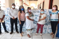 Contin&uacute;a distribuci&oacute;n de frijol y chile habanero a productores yucatecos