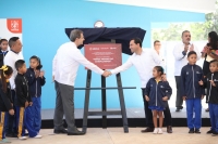 Autoridades inauguran escuelas en Kanas&iacute;n