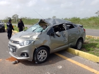 Siniestro vial en la M&eacute;rida-Canc&uacute;n deja un lesionado grave