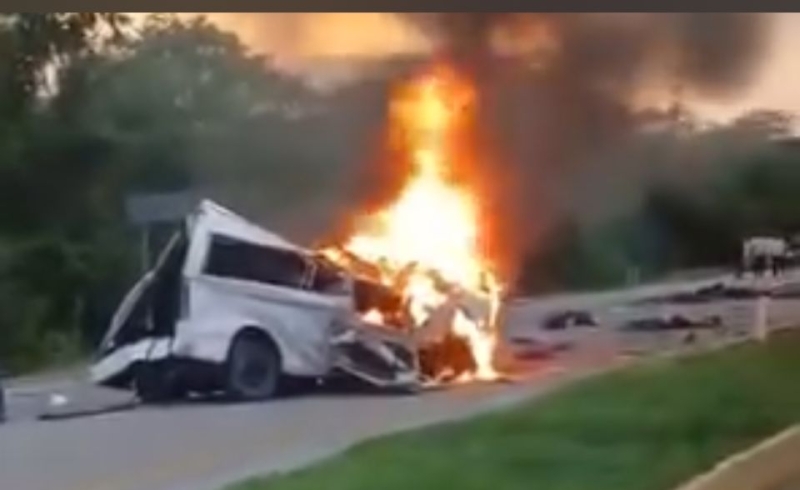 Choque deja 15 personas sin vida