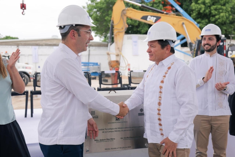 Díaz Mena impulsa la educación