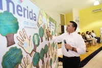 Firma Ren&aacute;n compromisos con asociaciones civiles