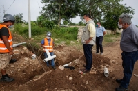 Ren&aacute;n Barrera supervisa obras de infraestructura en colonia Dzununc&aacute;n