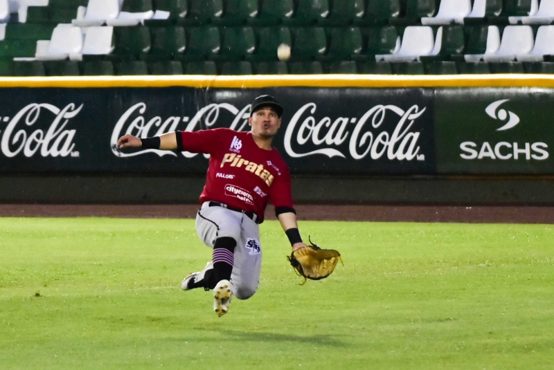Piratas de Campeche remonta y vence a Leones
