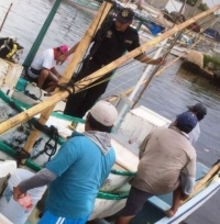 Se descompresionan dos buzos