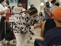 Aplican en M&eacute;rida m&aacute;s de 70 mil vacunas a personas de 40 a 49 a&ntilde;os