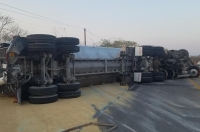 Tractocami&oacute;n protagoniza siniestro vial&nbsp;