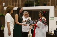 Entregan a partera yucateca el reconocimiento &ldquo;P&aacute;nfilo Novelo Mart&iacute;n&rdquo;