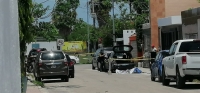Hombre muere en la puerta de su casa
