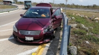 Familia sufre siniestro vial en “caracol” de la Mérida-Campeche 