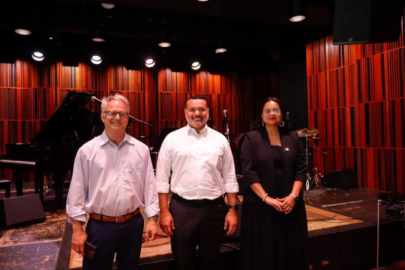 Renán propone fortalecer tradiciones gastronómicas y musicales