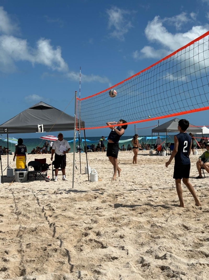 Arranca torneo de voleibol  playero