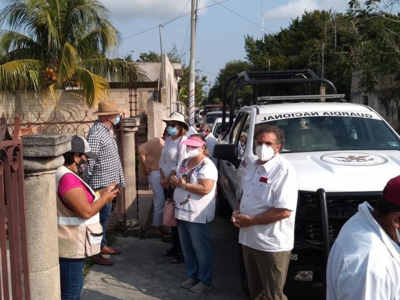 Vacunan contra Covid-19 a “la Diosa de la Cumbia” en Motul