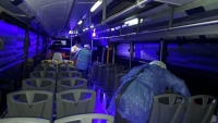 Pasajeros ya no podr&aacute;n viajar en pasillos de autobuses