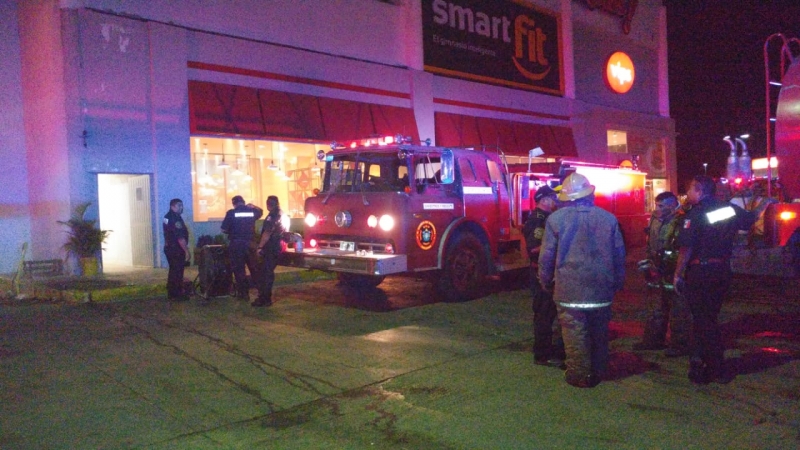 Ni con incendio comensales de restaurante se salvan de pagar cuenta