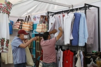 Cautiva gastronomía, artesanía y bisutería yucateca a duranguenses