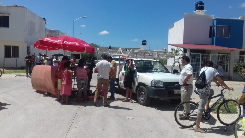 Choque entre camioneta y mototaxi deja a mujer lesionada