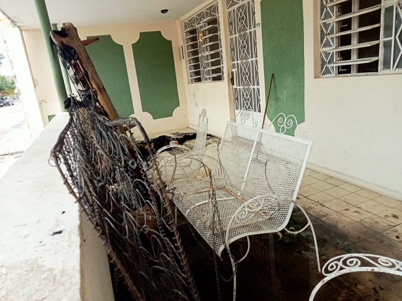 Rescatan a adulto mayor de incendio en la Alemán