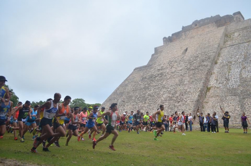 Irving Villa gana la Carrera Atlética Uxmal-Muna