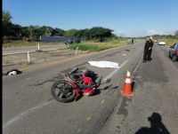 Un muerto y un lesionado en siniestro vial en la M&eacute;rida-Canc&uacute;n