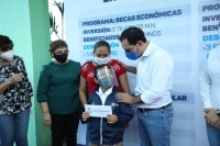 Contin&uacute;a entrega de chamarras del programa Impulso Escolar