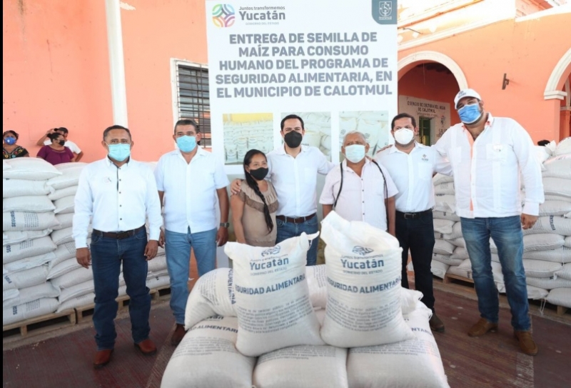 Entrega Mauricio Vila apoyos en oriente  del estado